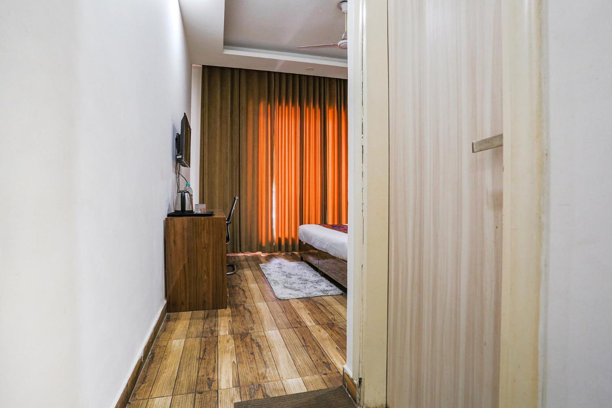 Hotel Fabhotel Sky Rise